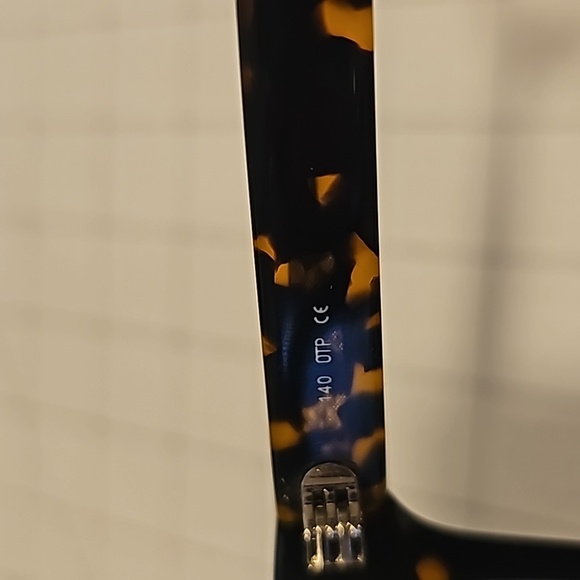 One True Pair Eye Eyeglasses - Picture 3 of 6